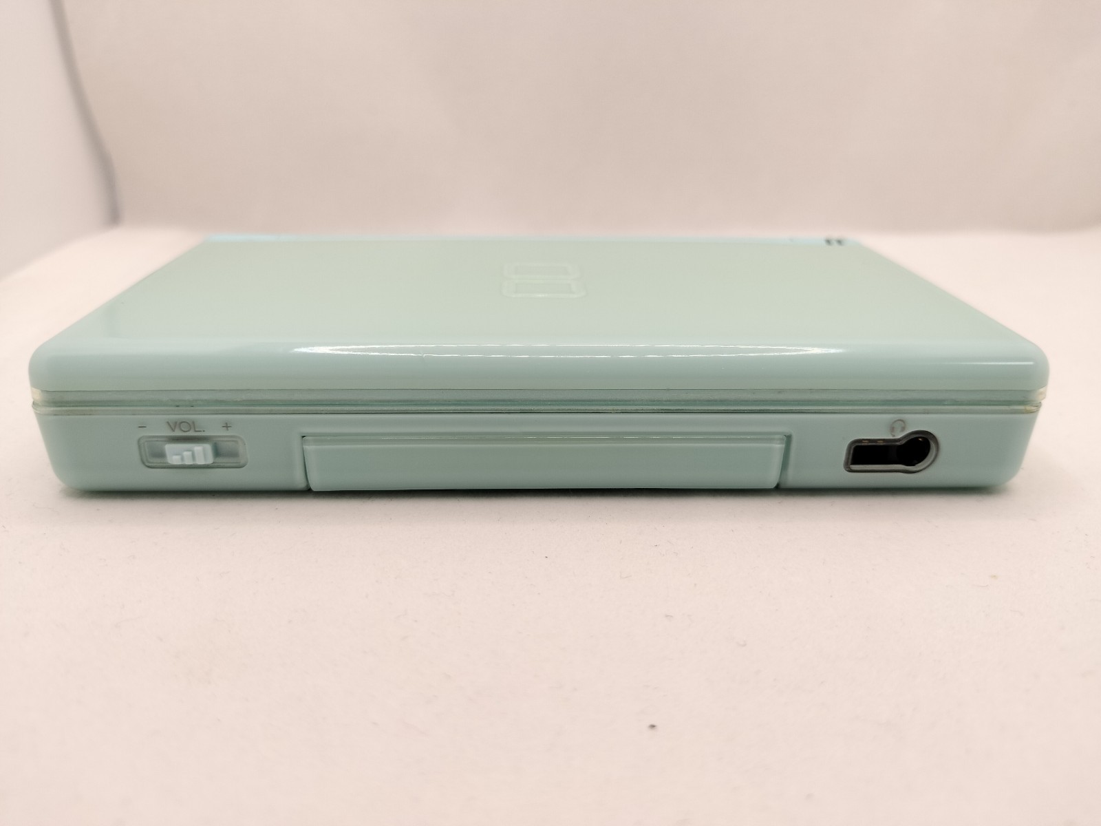 Nintendo DS Lite Ice Blue Console USG-001 Bundle Small Hinge Crack Works Great