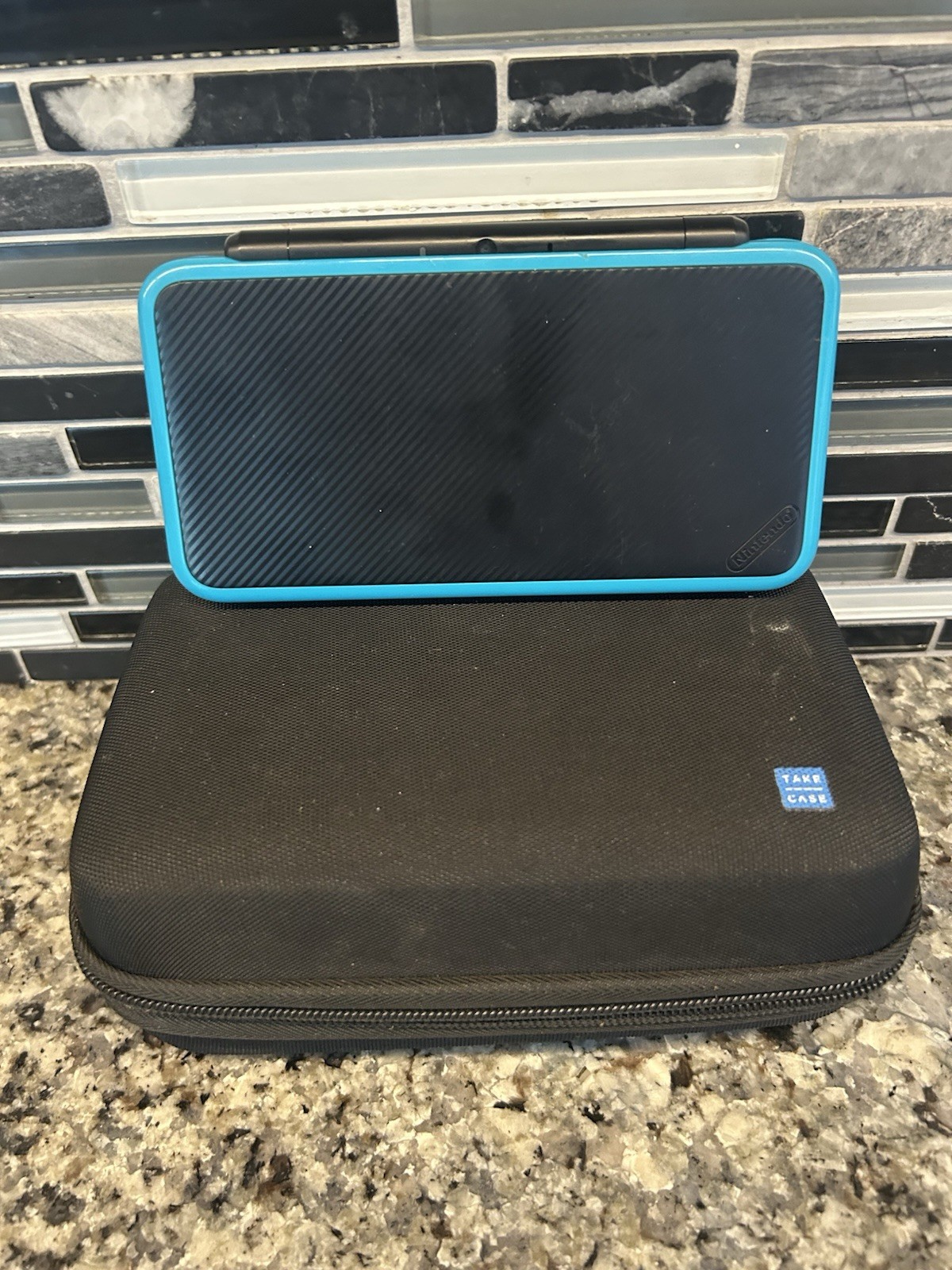 Nintendo 2DS XL Console – Black/Turquoise Carrying Case Tested/Working