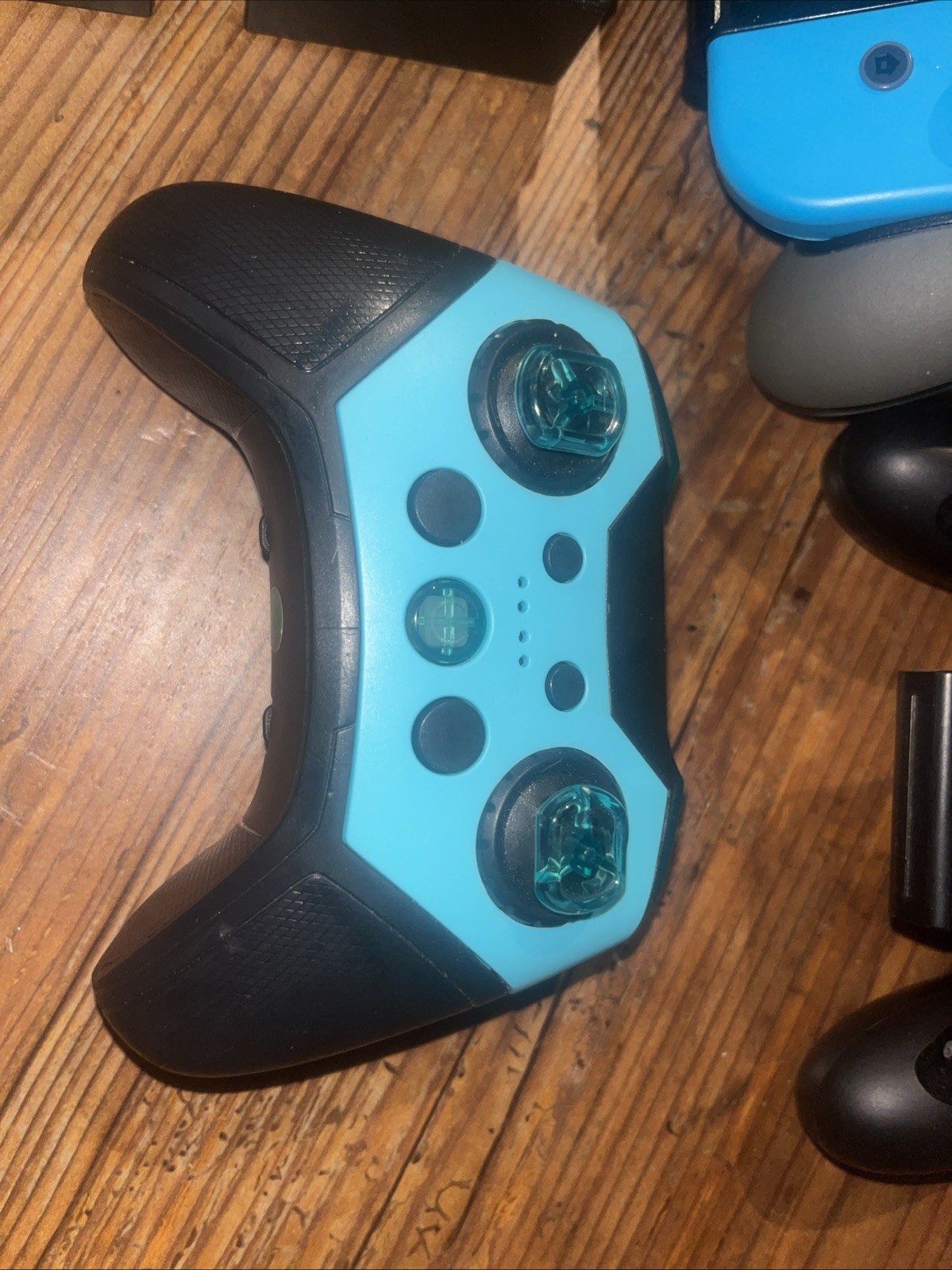 Nintendo Switch V1 HAC-001 Bundle Controllers Dock Cords