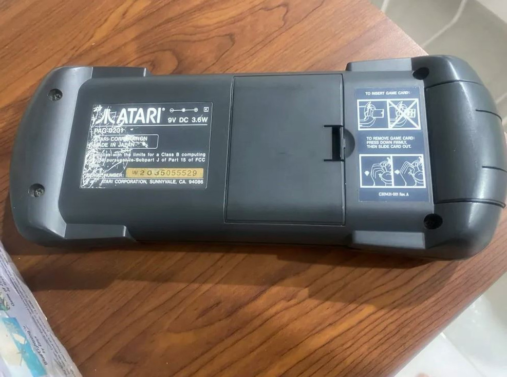 Atari Lynx 1 Console + 11 games/boxed (PAG-0201) **Parts/Repair** – See photos