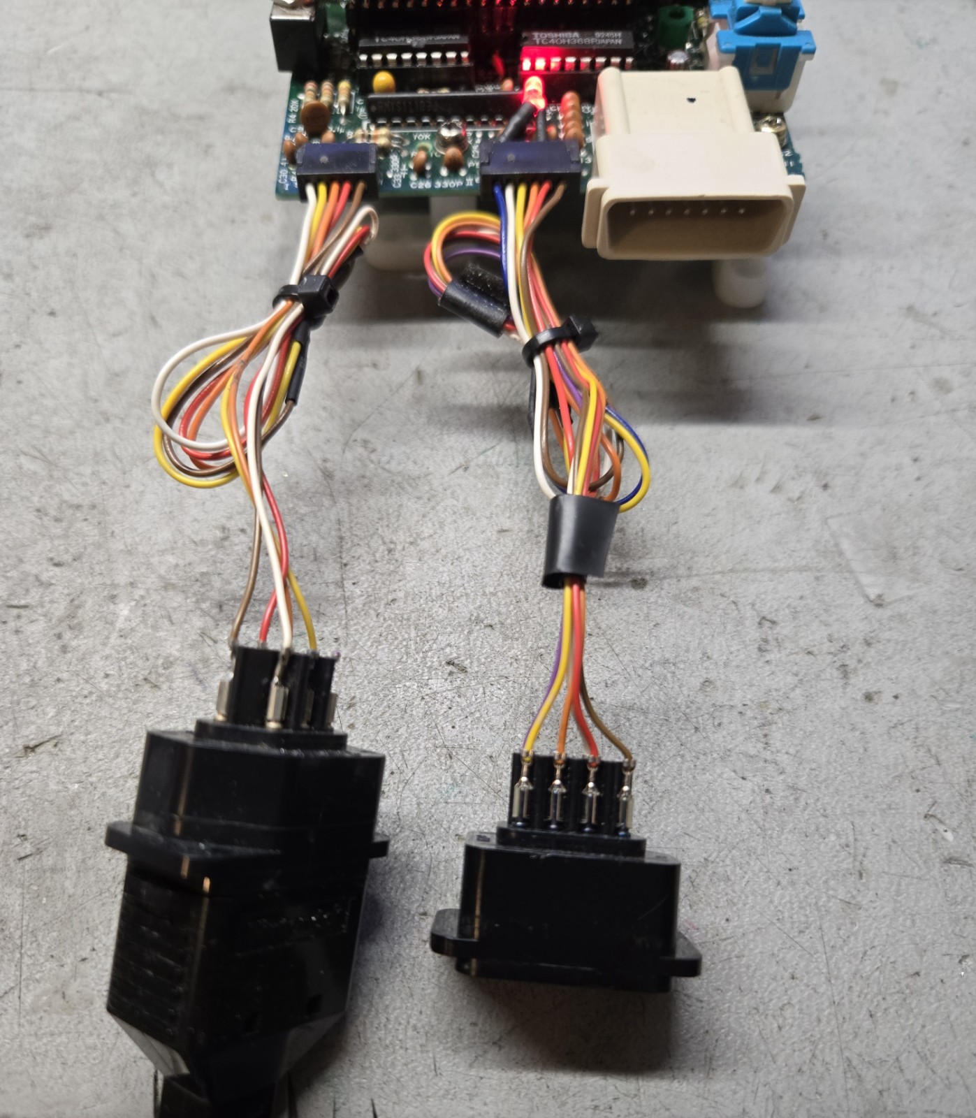 👍 Famicom Socketed Motherboard IC Tester, Famicom ToNes Controller Ports.