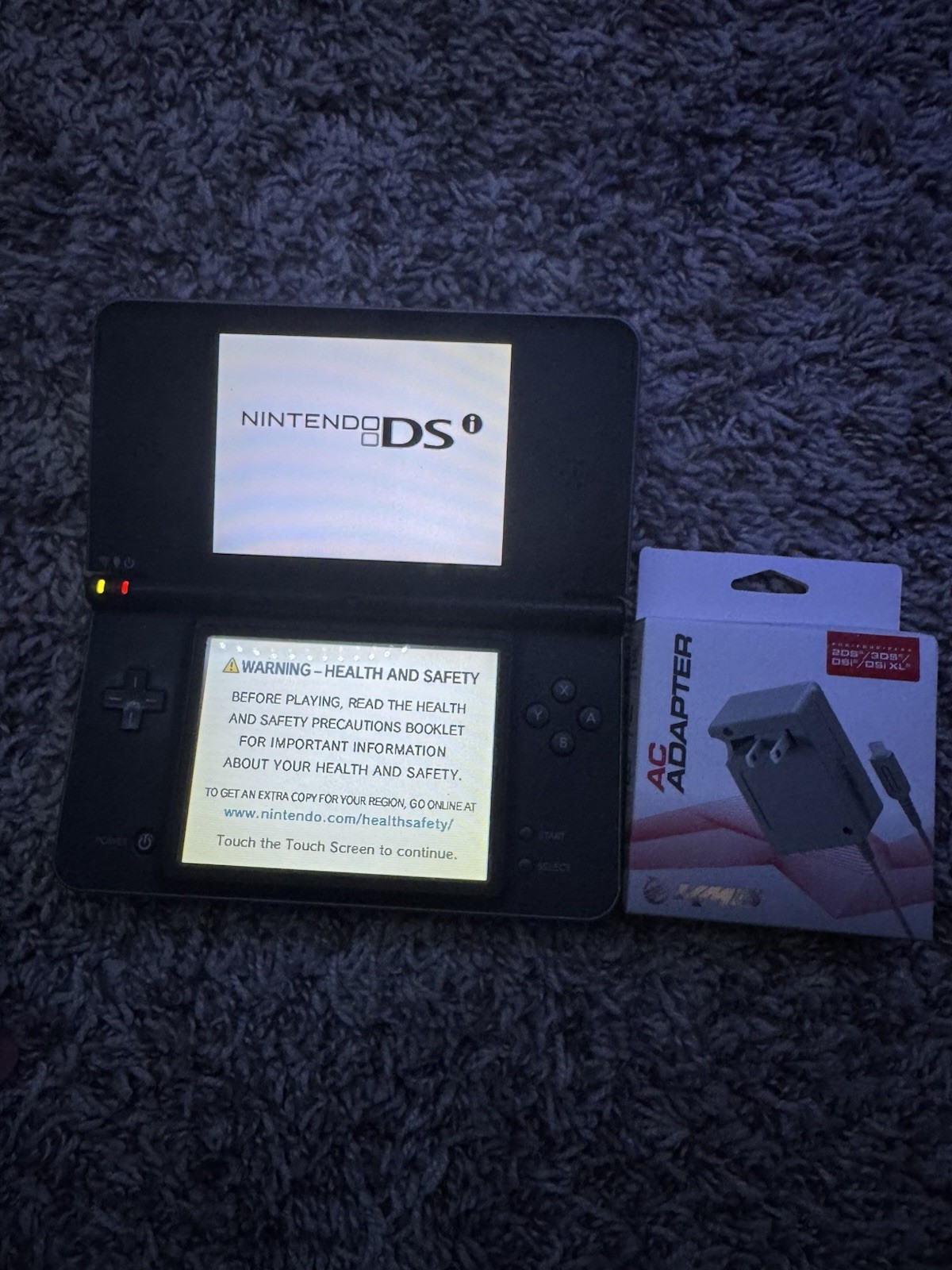 Nintendo DSi XL Gray Handheld System UTL-001 (US/Canada) w/ Brand New Charger
