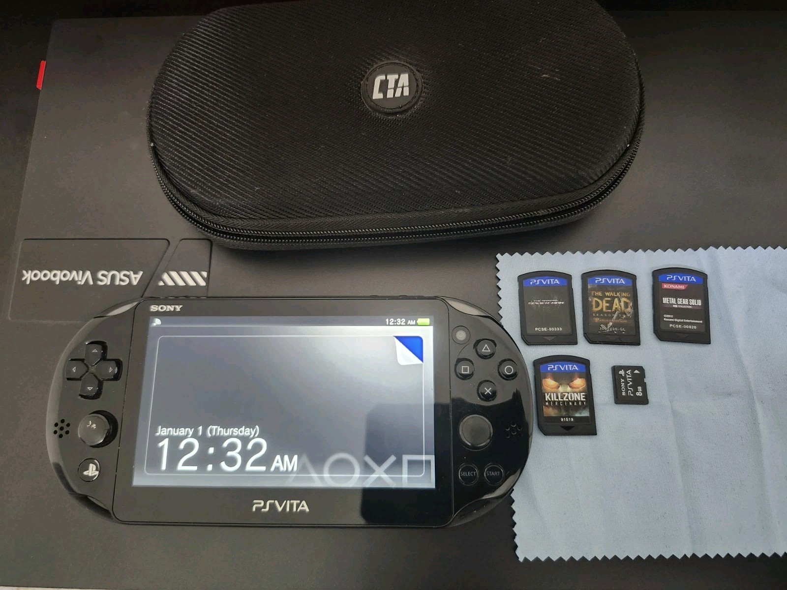 Sony PlayStation Vita Model PCH-2001 Touch Screen/ Wi-Fi/Games/bundle
