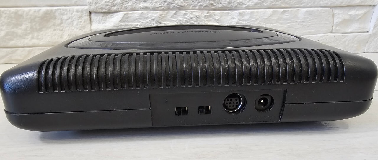 Mega Drive 2 Vintage Retro 1990s Game Console 16 bit analog Sega read descript