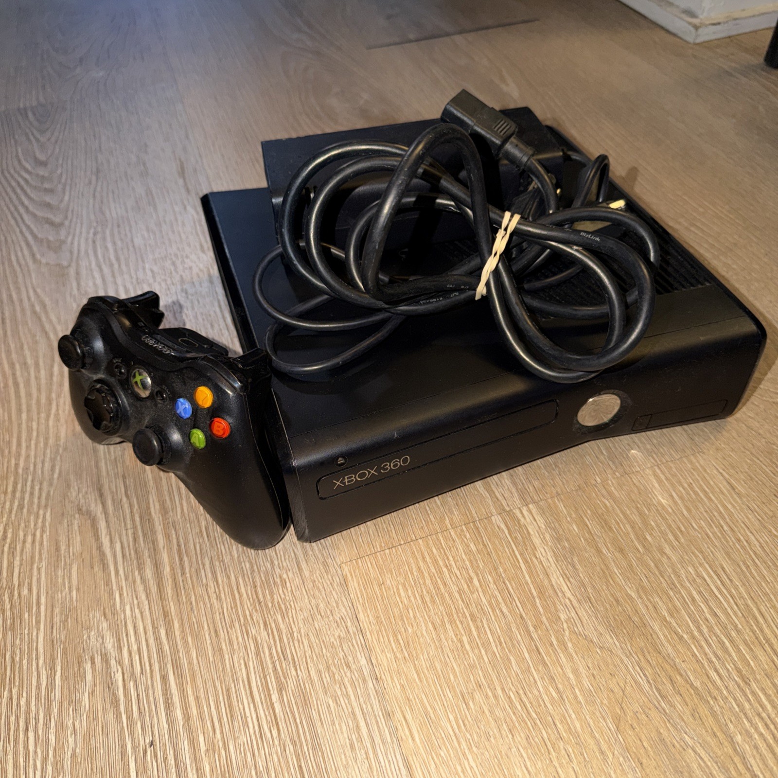 Xbox 360 Slim 4GB – Tested & Working | Controller Included