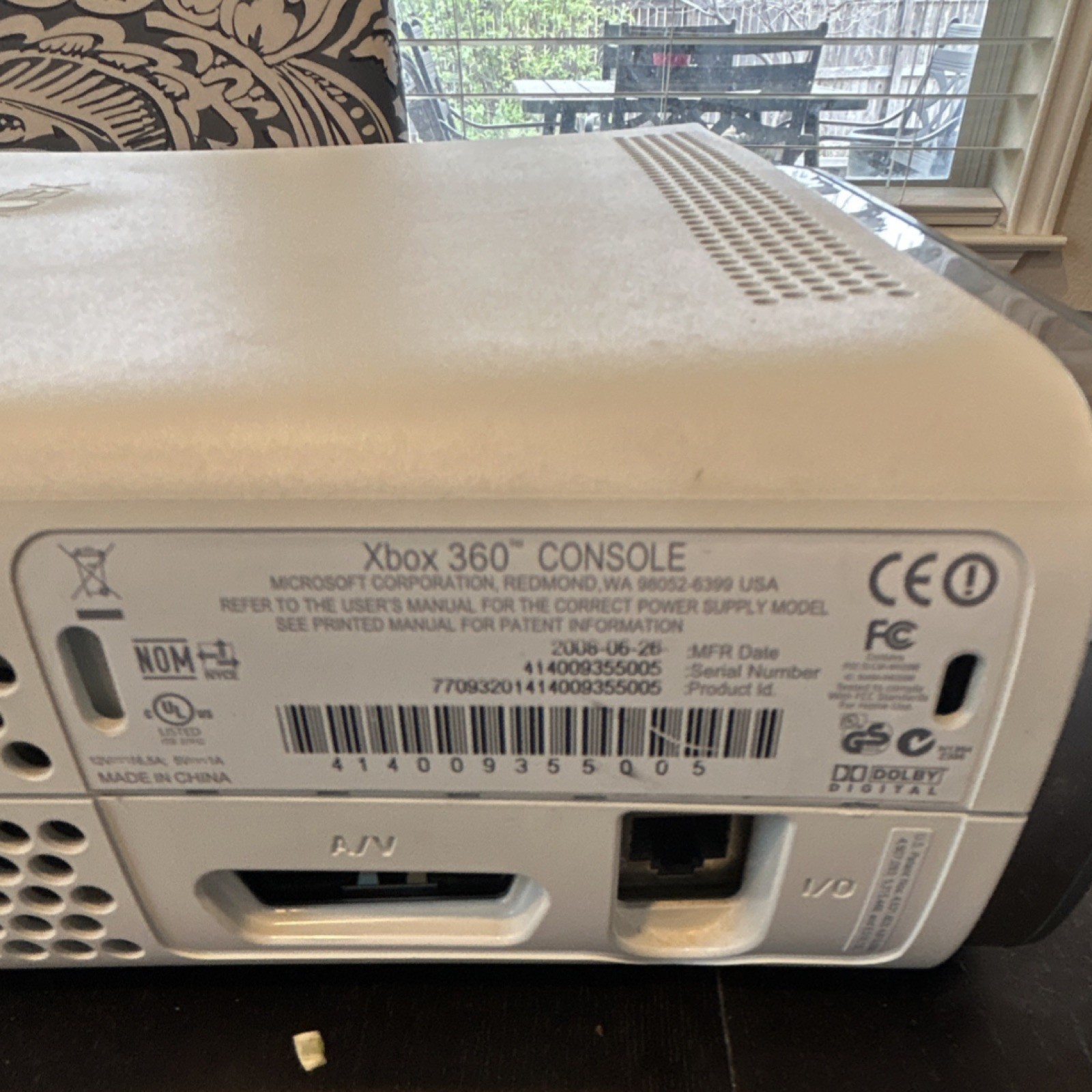 Microsoft Xbox 360 White Console, 2 Controllers, All Cords, Multiple Games