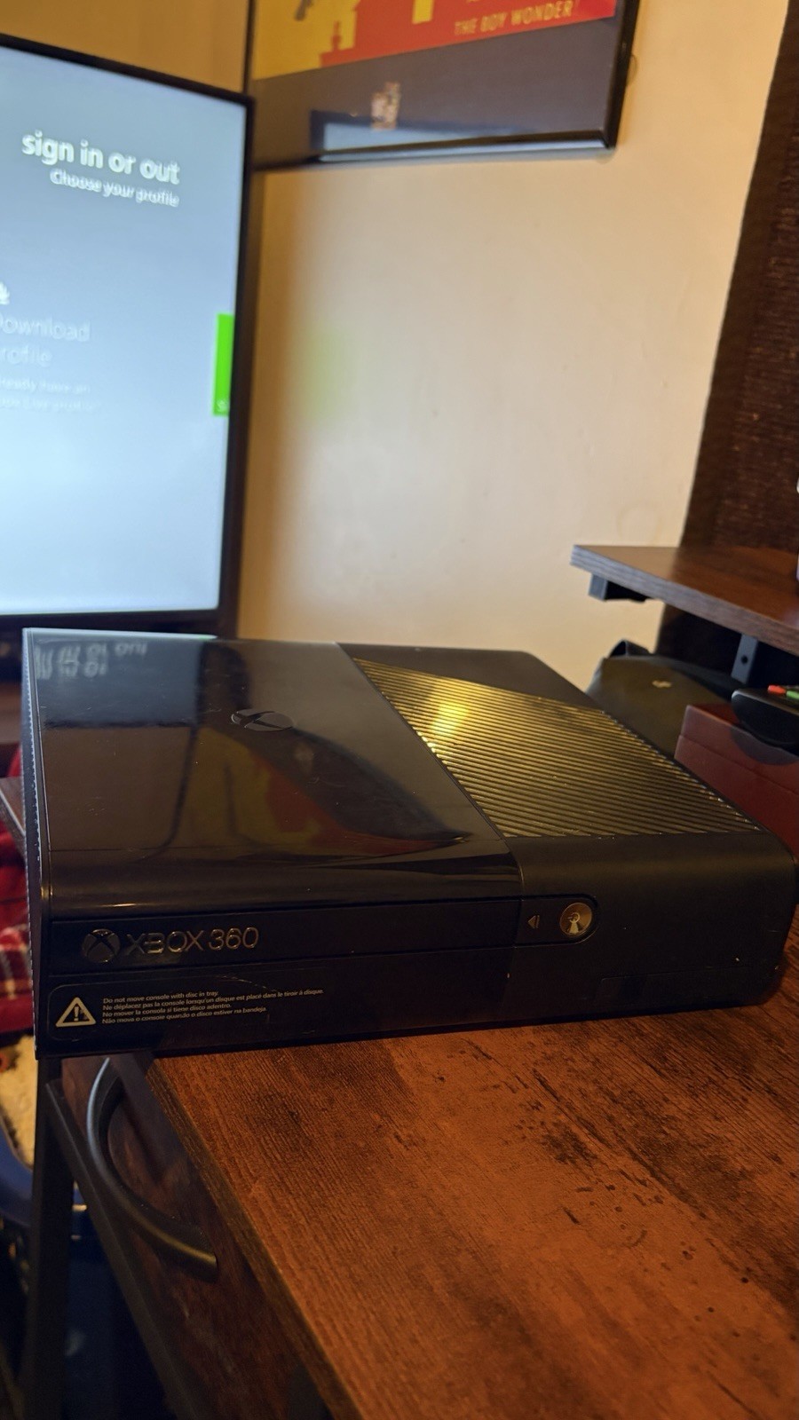 Microsoft Xbox 360 E 250GB Console (Doesn’t Work read Desc)