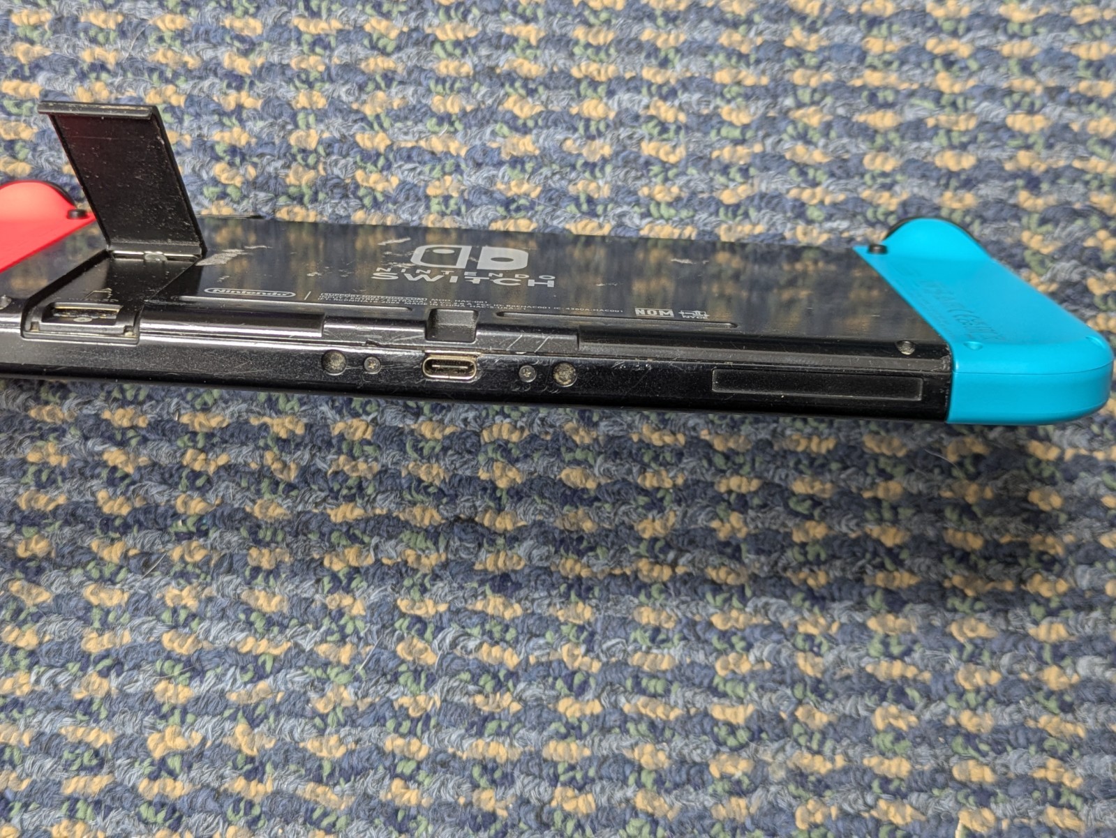 Nintendo Switch Console Multiple Cosmetic Defects left joy-con loose disconnects