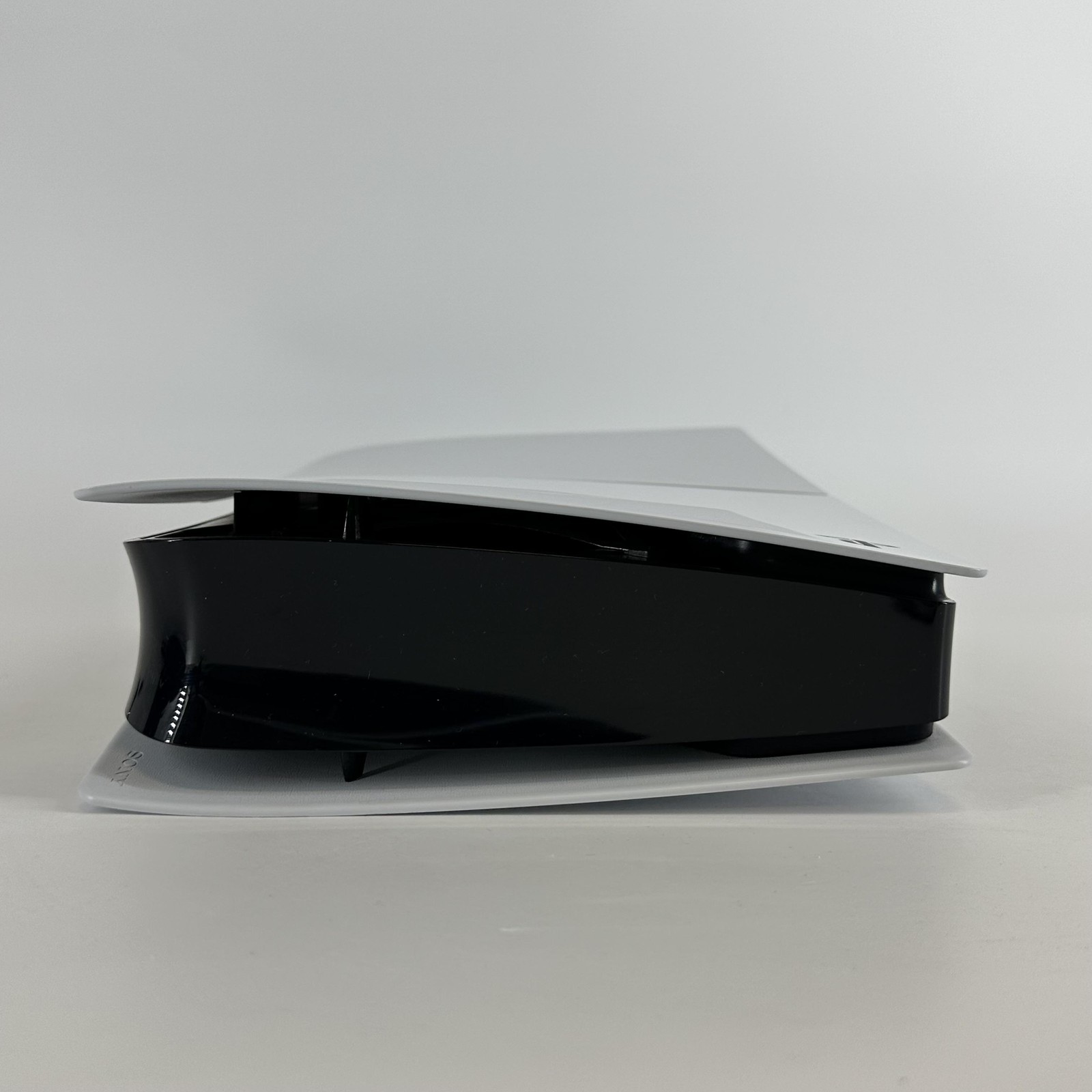 Sony PlayStation 5 Slim Disc Edition Console White 1TB – Good w/ Smoke Odor