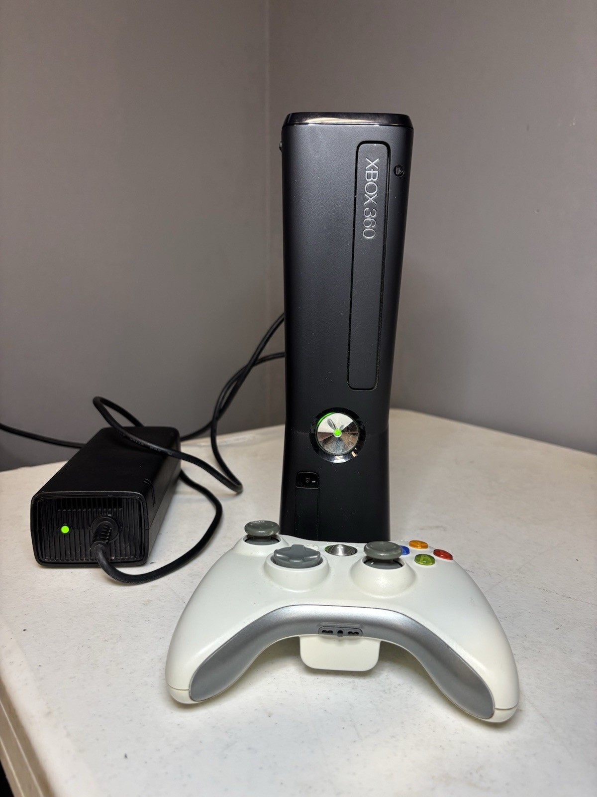 Microsoft Xbox 360 320GB Black Console w/ White Controller, Power/AV Cables