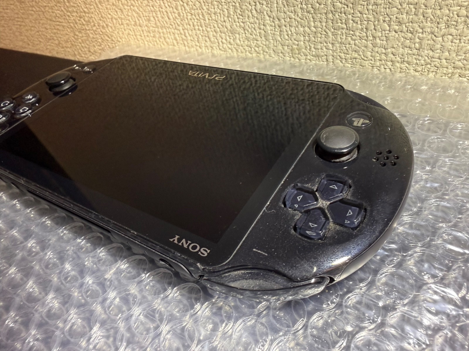 PS Vita PCH-2000 Black Console Minecraft 8GB All buttons tested