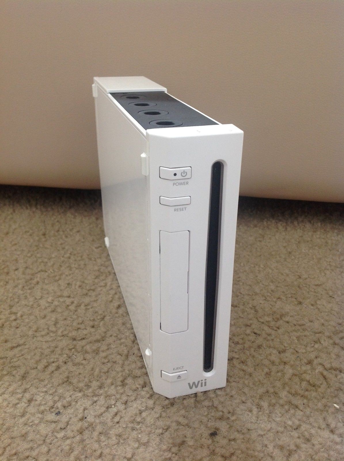 Nintendo Wii WHITE Console- with Gamecube Ports