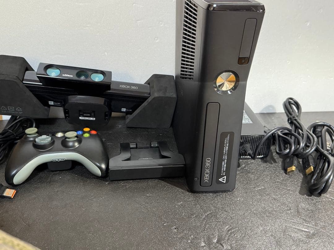 Xbox 360 S 250GB Kinect Bundle CIB with TV Clip Dance Central JDM Console
