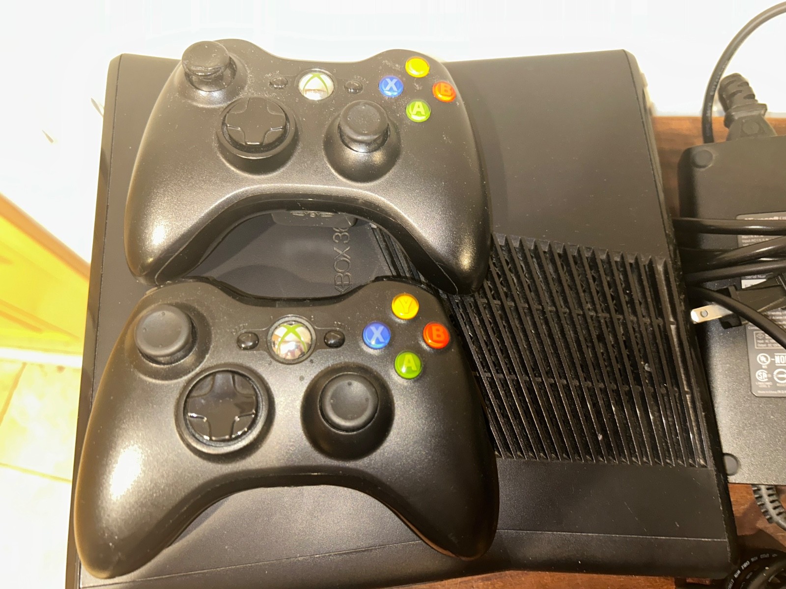 Microsoft Xbox 360 Launch Edition 250GB Glossy Black Console (RKH-00041)