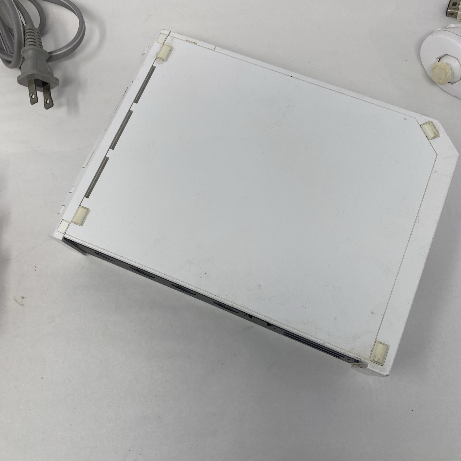 Wii Nintendo Console, Power Adapter FOR PARTS or Repair Powers On Untested