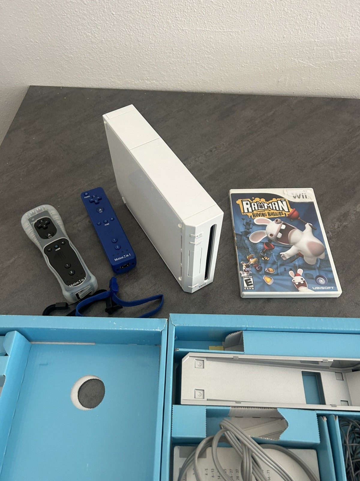 Nintendo Wii RVL-001 Complete In Box Bundle – 2 aftermarket Remotes – Tested