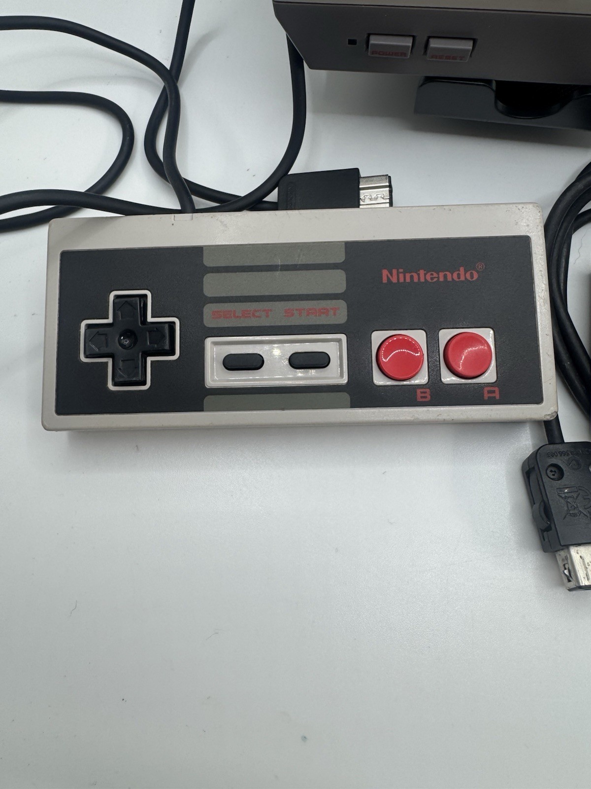 Nintendo NES Classic Edition Mini Console w/ Case, 2 Controllers Cords Authentic