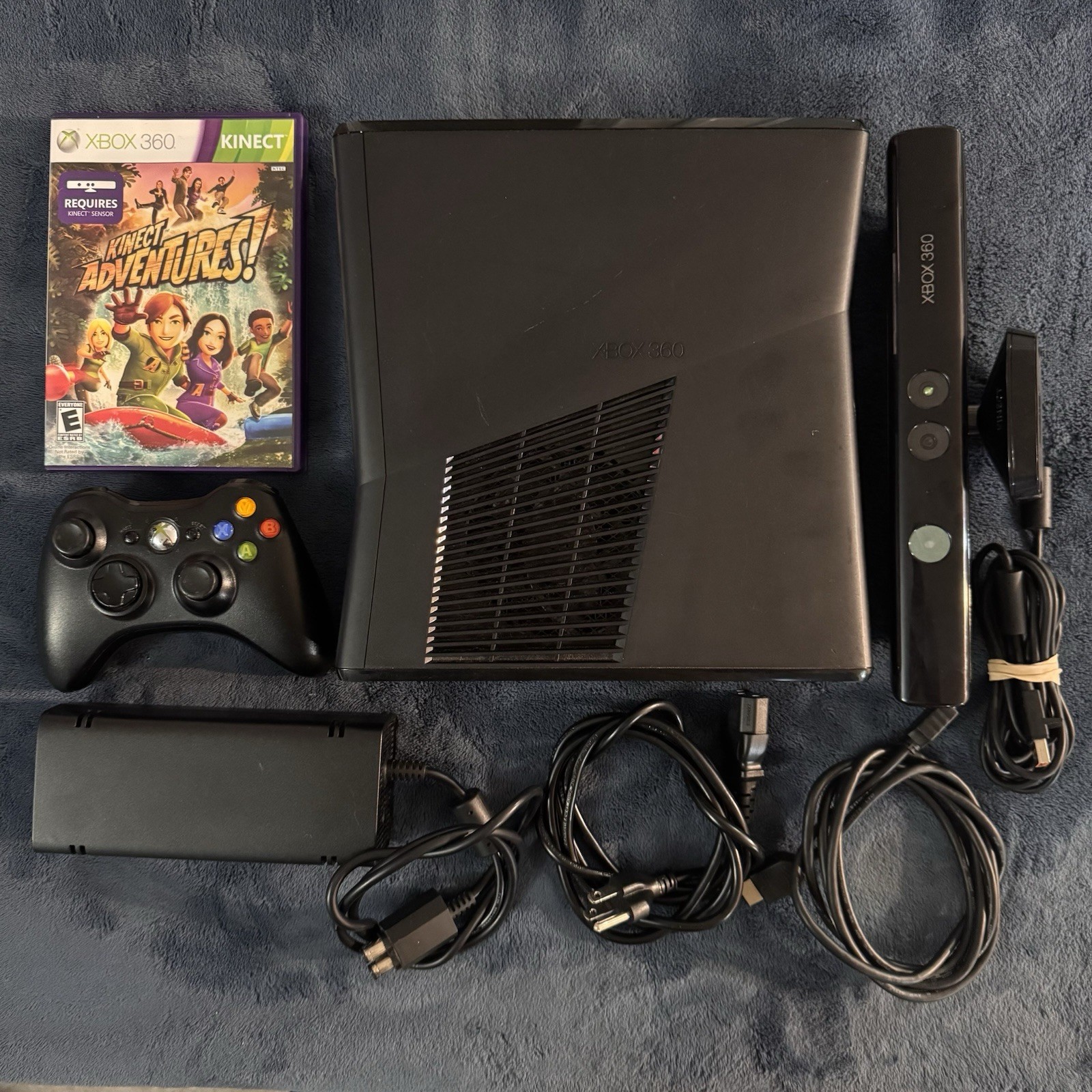 Microsoft Xbox 360 with Kinect 250GB Mat Black Console Controller & Cables