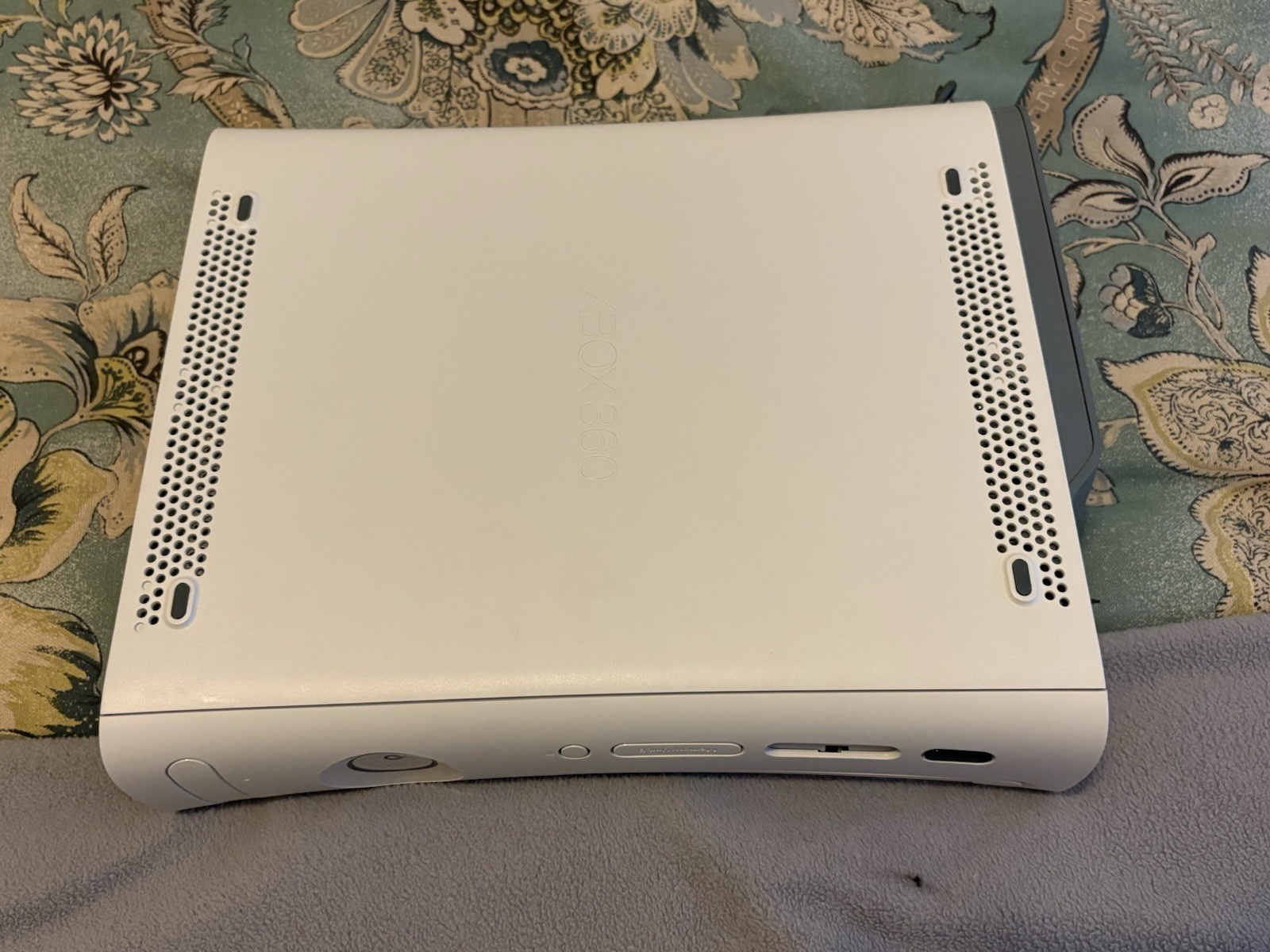 Microsoft Xbox 360 White Home Console w/ 60GB HDD Hard Drive & Kinect
