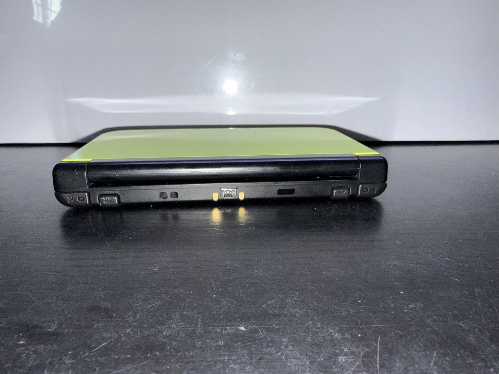 *cosmetically Flawed* Nintendo New 3DS XL – Lime Special Edition Console