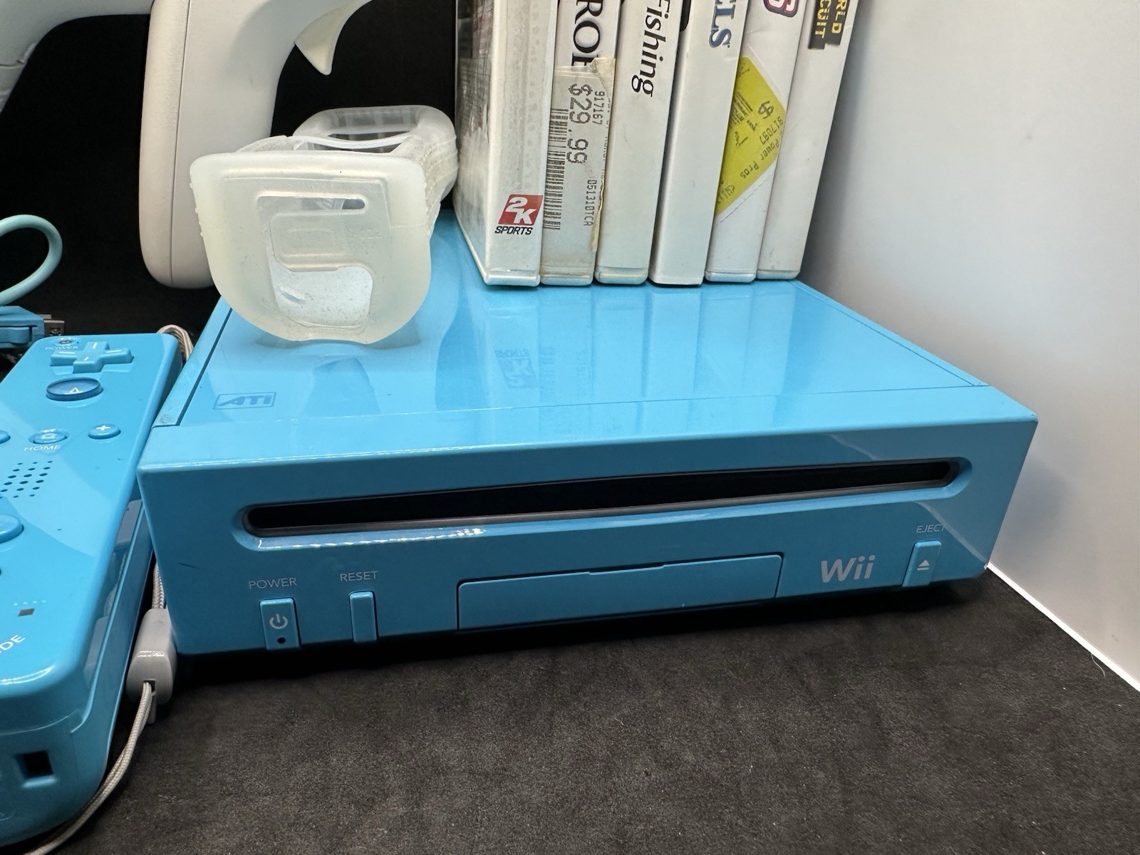 Nintendo Wii Blue RVL-101 Console Bundle Zapper Remote 6 Games Tested OEM