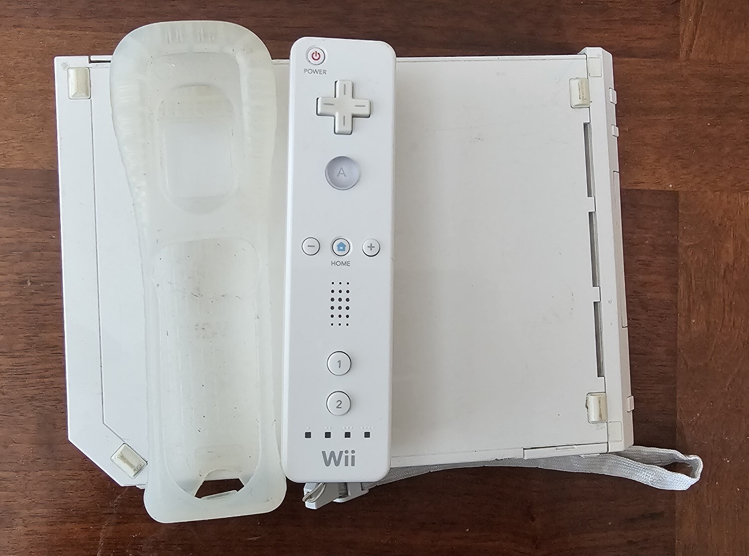 Nintendo Wii White Console RVL-001 Gamecube Compatible no/power or TV Cable