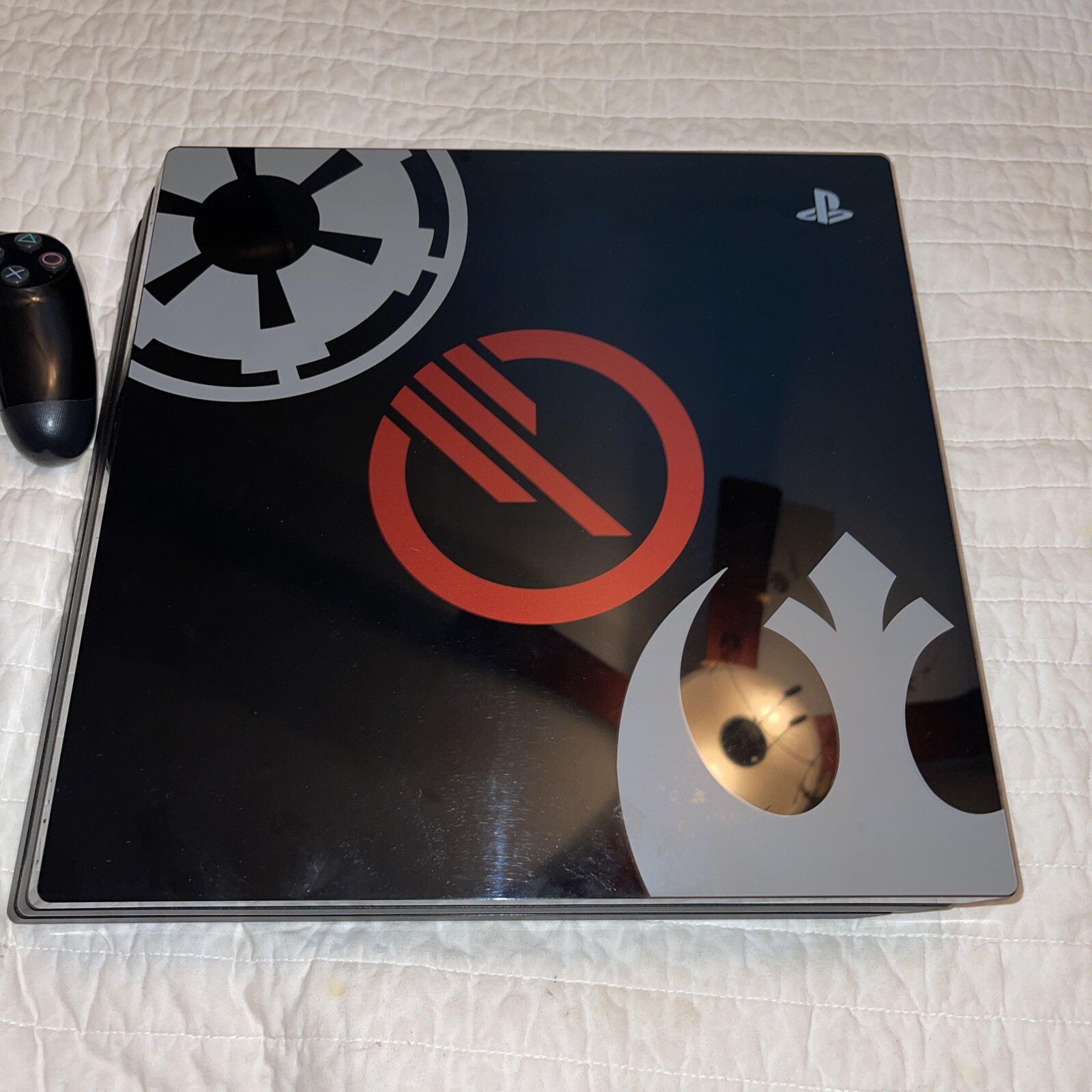 Sony PlayStation 4 Pro PS4 Pro 1TB Star Wars Battlefront II Very Good Condition