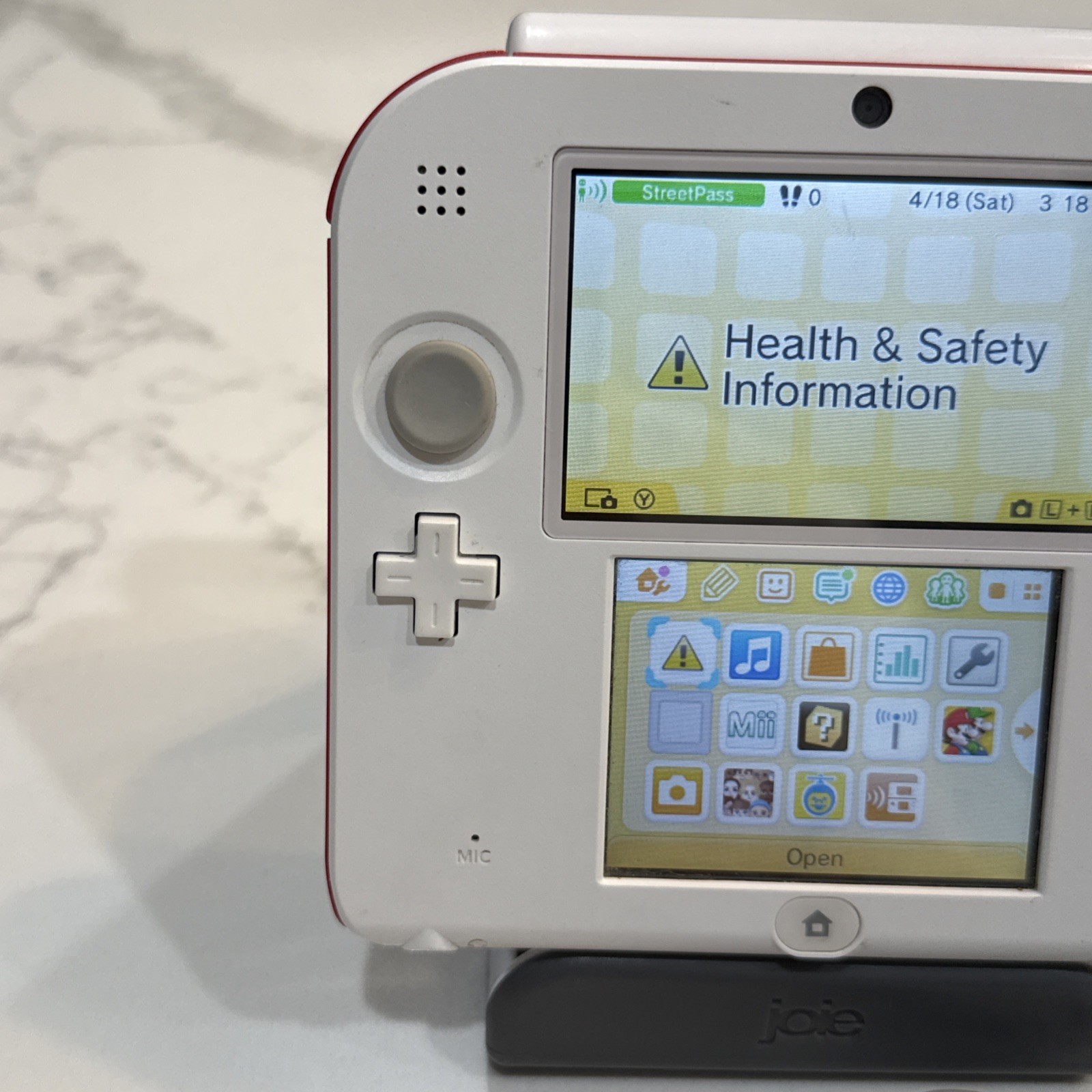 Nintendo 2DS System – White & Red – Bundle – 1 ZELDA game + Mario Downloaded