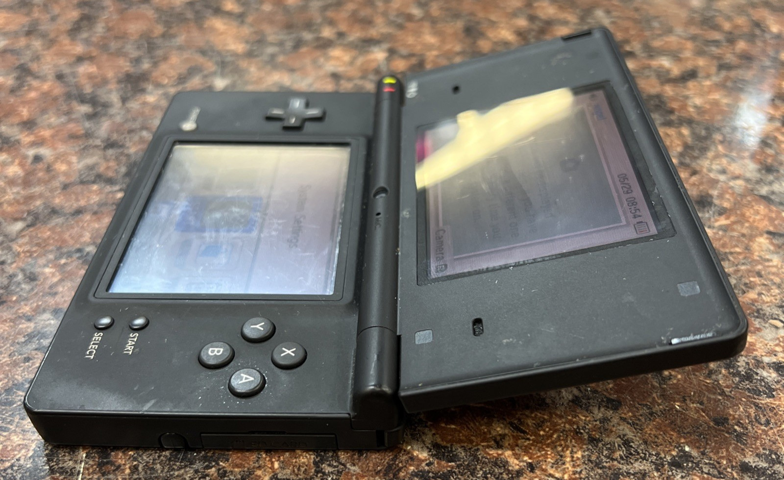 Nintendo DSi Black Handheld System no charger a-1