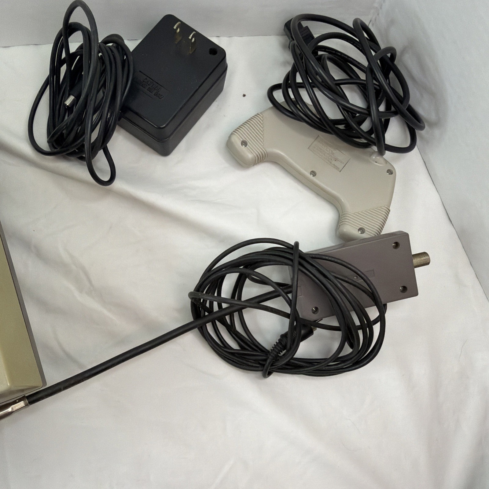 Nintendo NES Console Bundle NES-001 OEM Power RF Switch NES MAX Untested