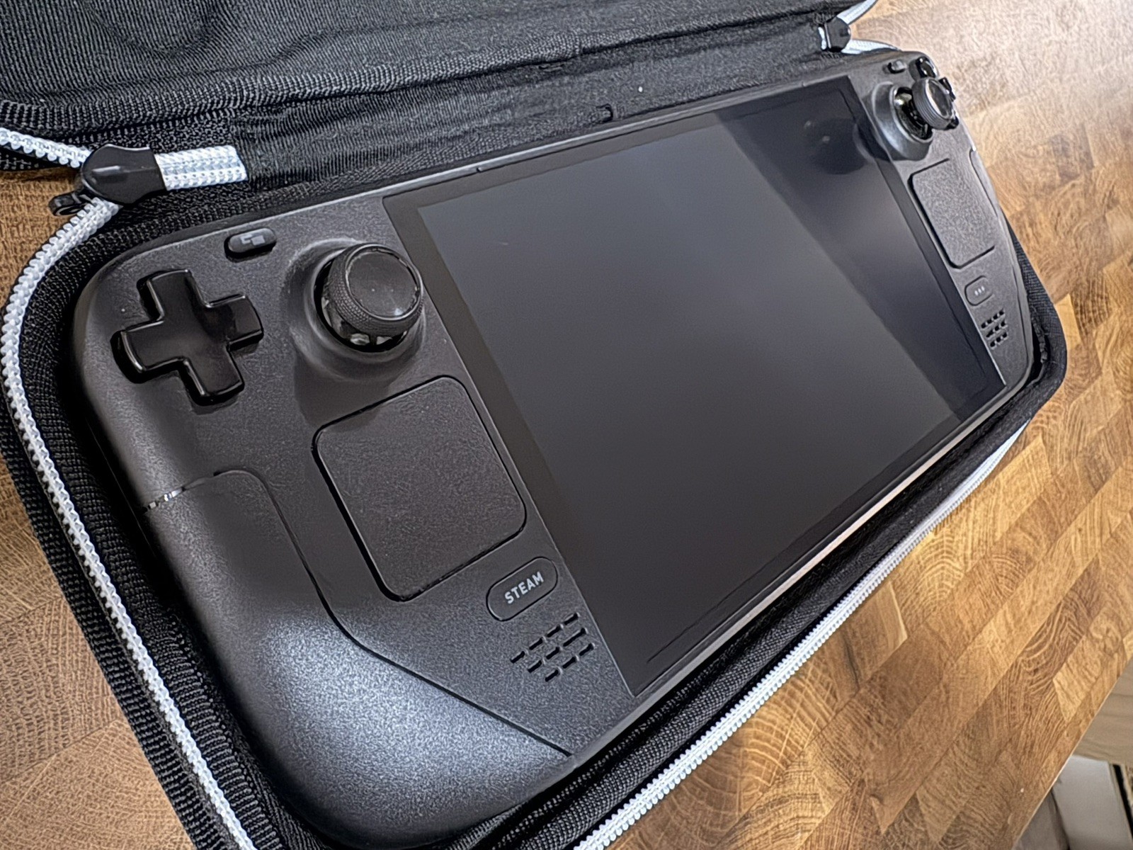 Valve Steam Deck 1TB OLED w/Case, Razor Dock and 512GB Micro SD