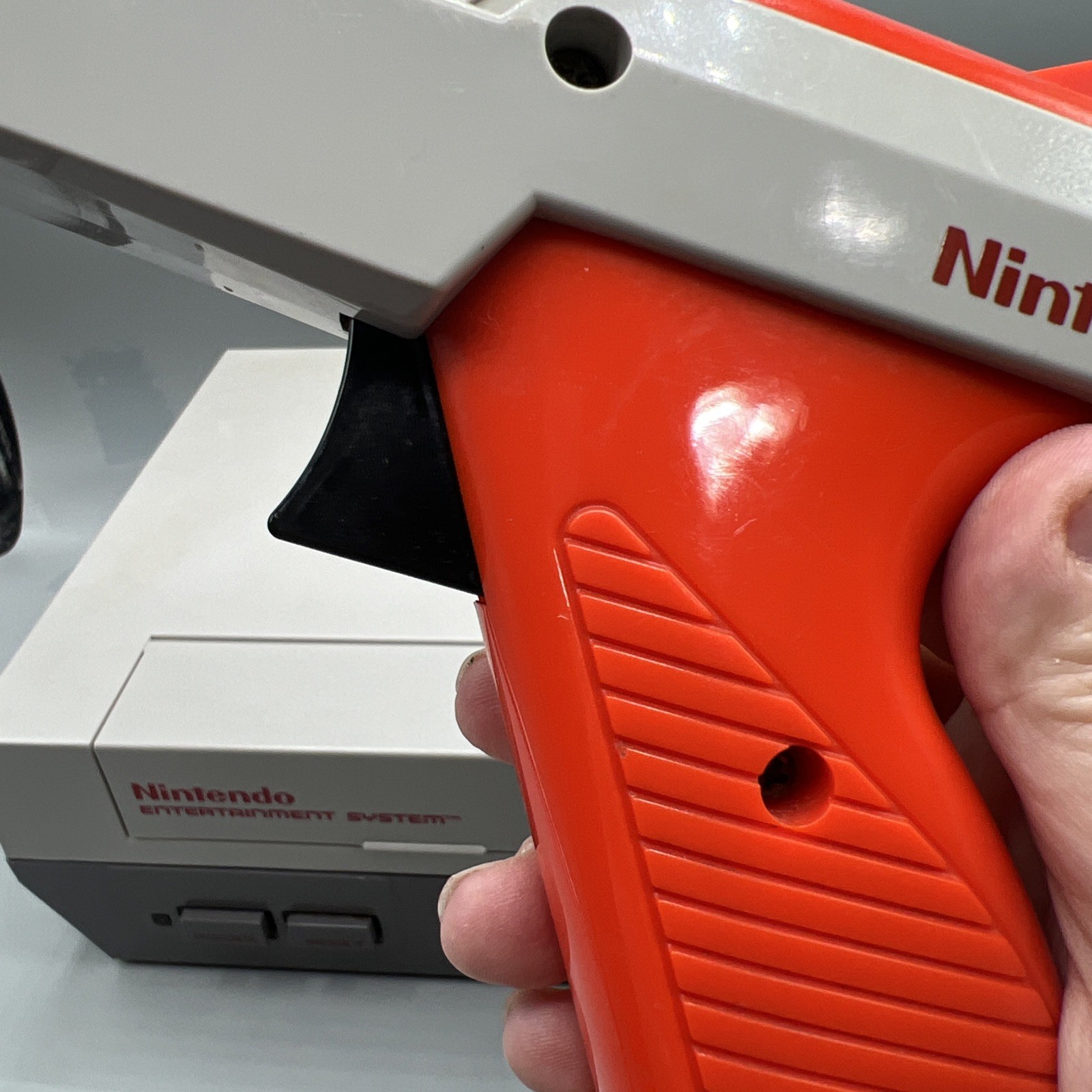 Nintendo NES-001 Console Bundle w/ Cords, Controller, Zapper & Mario/Duck Hunt