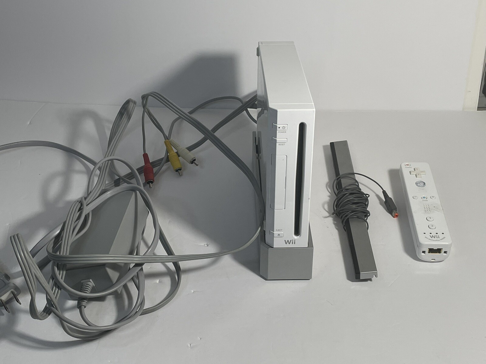 Nintendo RVL-001 Wii Console – White