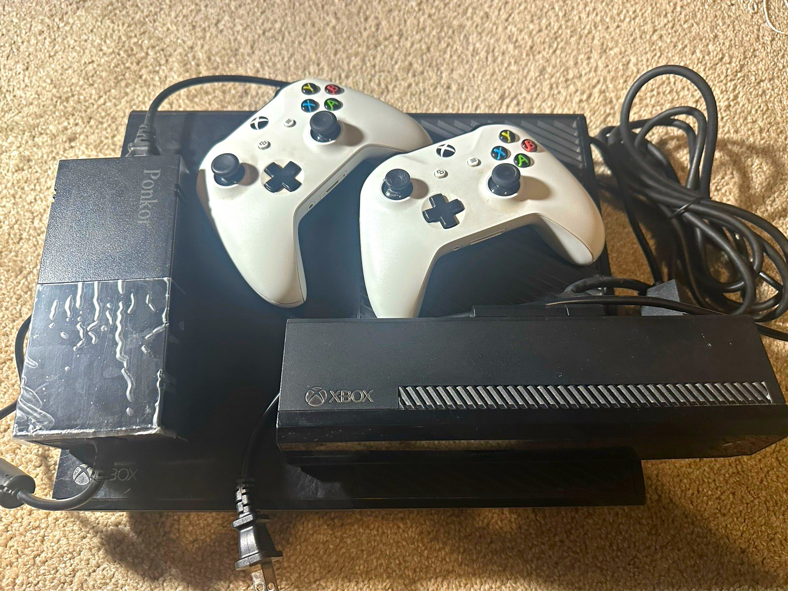 Microsoft Xbox One 500GB Black Console w/ Kinect, 2 Controllers, HDMI Cable 1540