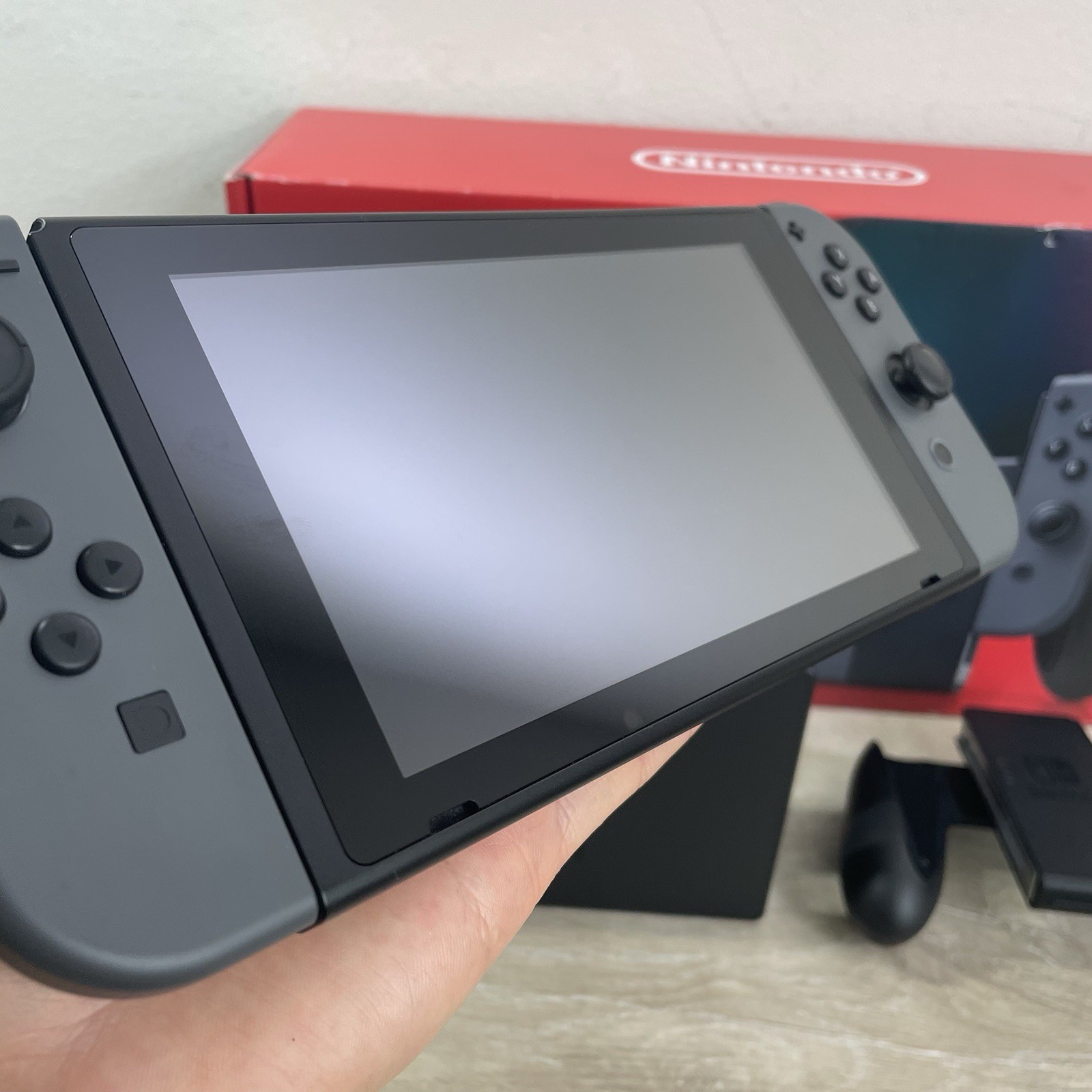 Nintendo Switch Console Bundle w/Gray Joy-Cons Complete In Box CIB – Excellent