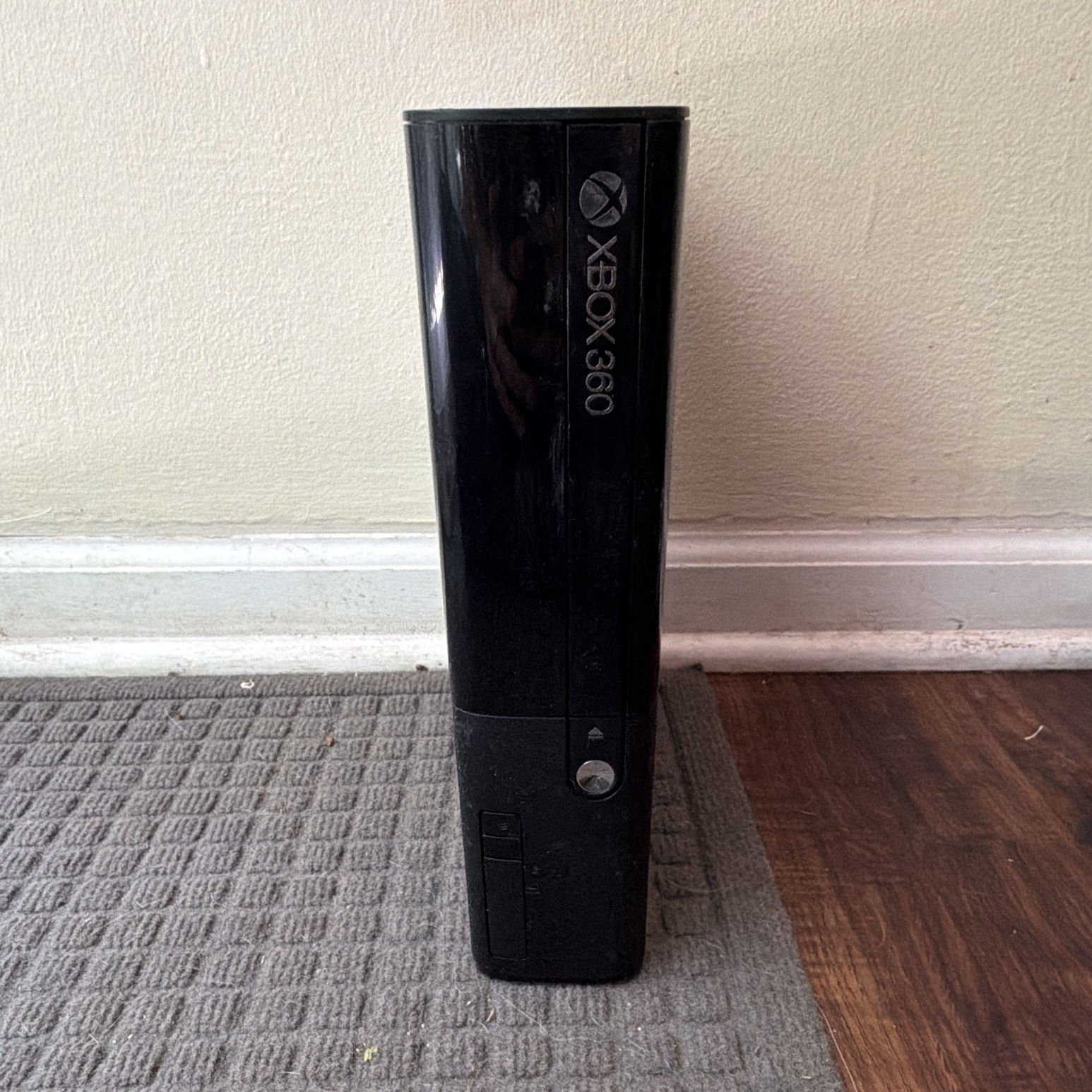 Microsoft Xbox 360 E Black Home Console Wi-Fi HDMI MPN 1538 2014