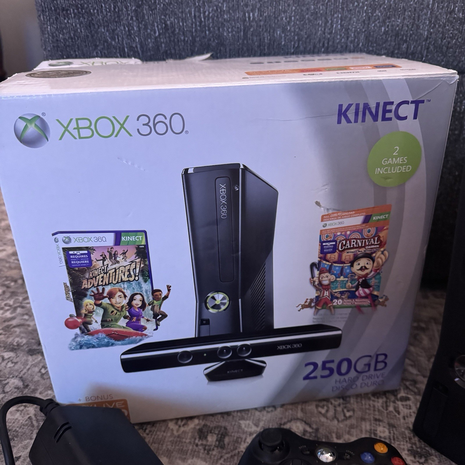 Xbox 360 S Slim IOB Bundle 1439 Console 250GB Kinect, Controller, Cords, Games