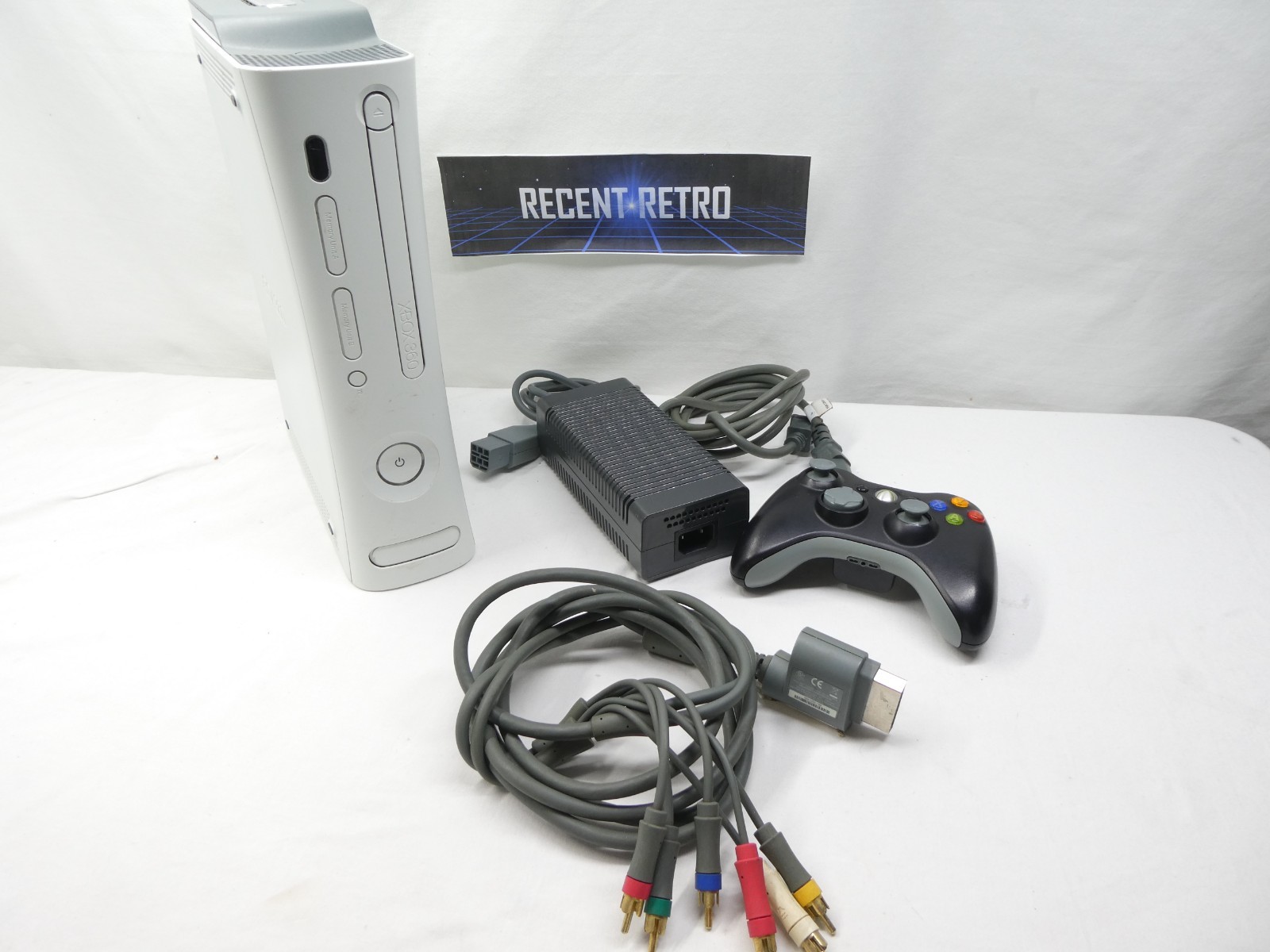 Microsoft Xbox 360 Pro 20GB Console – Matte White Tested Working with controller