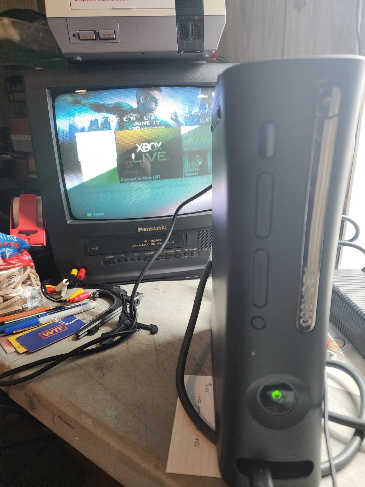 Original Microsoft Xbox 360 Pro System Bundle 120GB HDMI (NOT WORKING RIGHT)