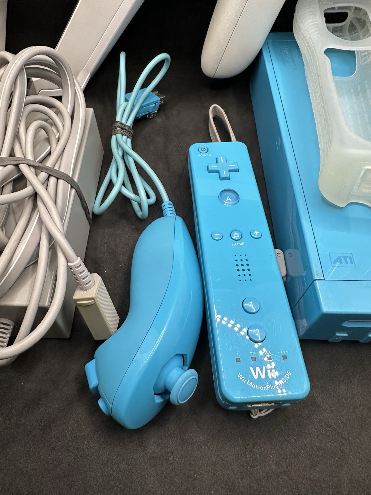 Nintendo Wii Blue RVL-101 Console Bundle Zapper Remote 6 Games Tested OEM