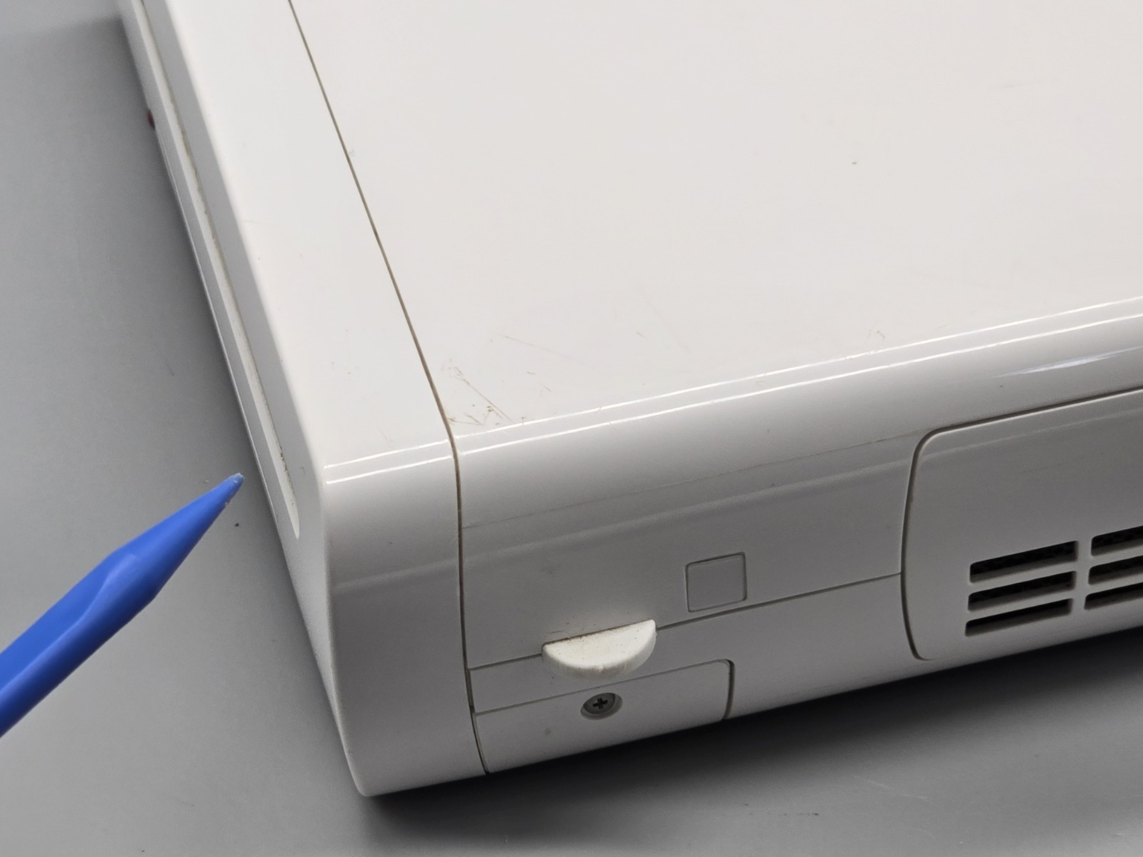 Nintendo Wii U Console Only White 8GB WUP-001 (02) For Parts