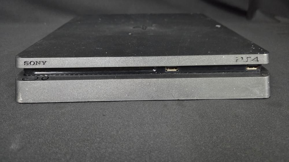 SONY PS4 SLIM 500GB CUH-2015A CONSOLE ONLY SOFTWARE 13.02 W/POWER CO (C57005893)