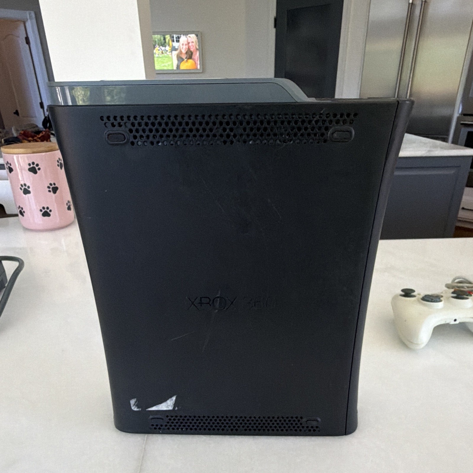 Microsoft Xbox 360 Black HDMI Console w/ + Wired Controller
