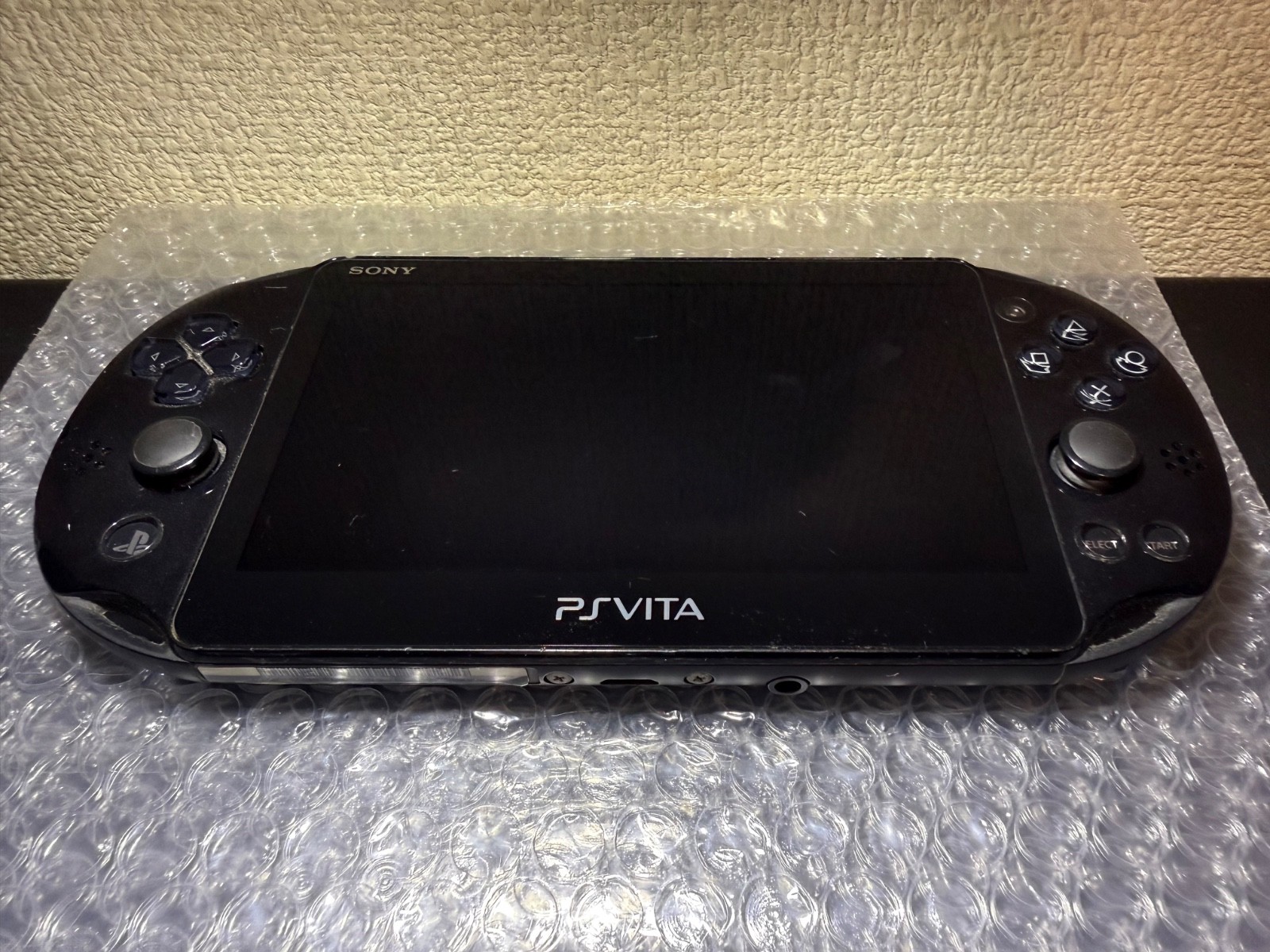 PS Vita PCH-2000 Black Console Minecraft 8GB All buttons tested