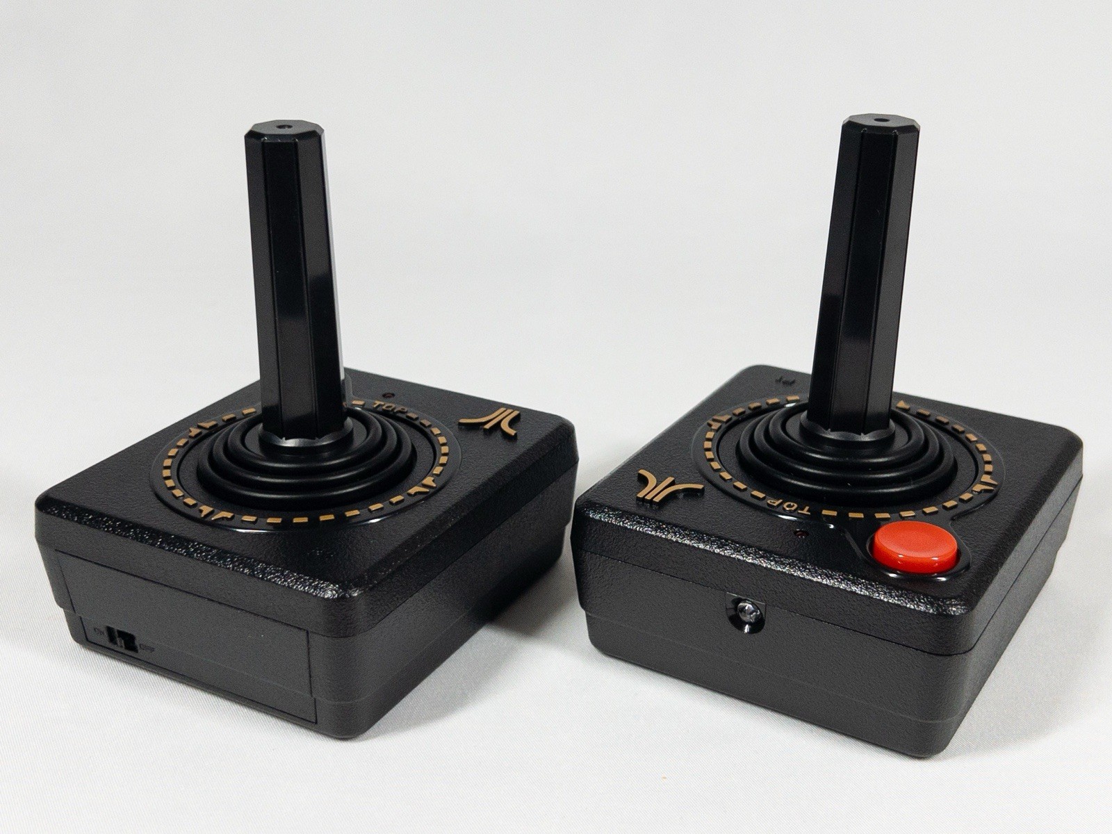 2015 AtGames Atari Flashback 6 Classic Console 100 Built-in Games – AR2680