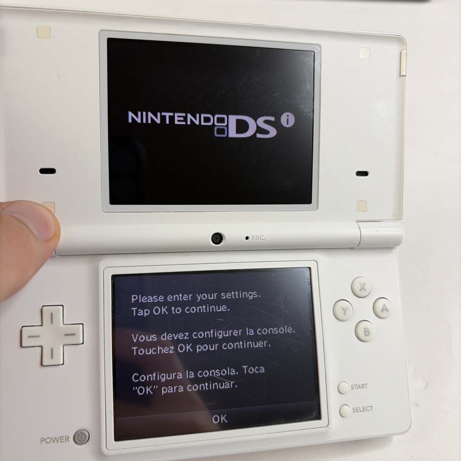 Nintendo DSi White Handheld Game Console with Charger. TESTED/WORKING US Model