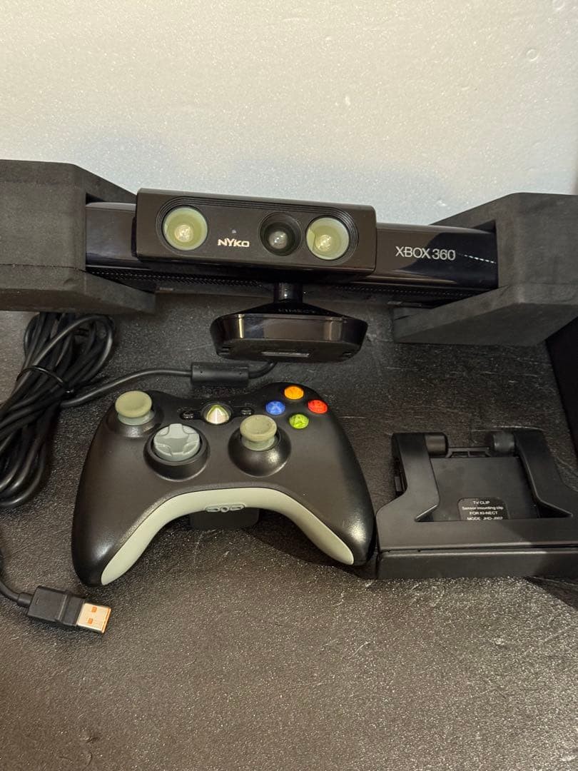 Xbox 360 S 250GB Kinect Bundle CIB with TV Clip Dance Central JDM Console