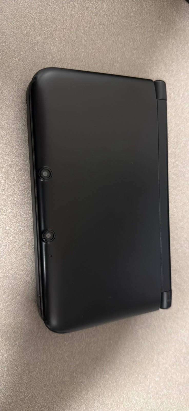 Nintendo 3DS XL With 5 Pokemon Games (Authentic) And Smash Bros