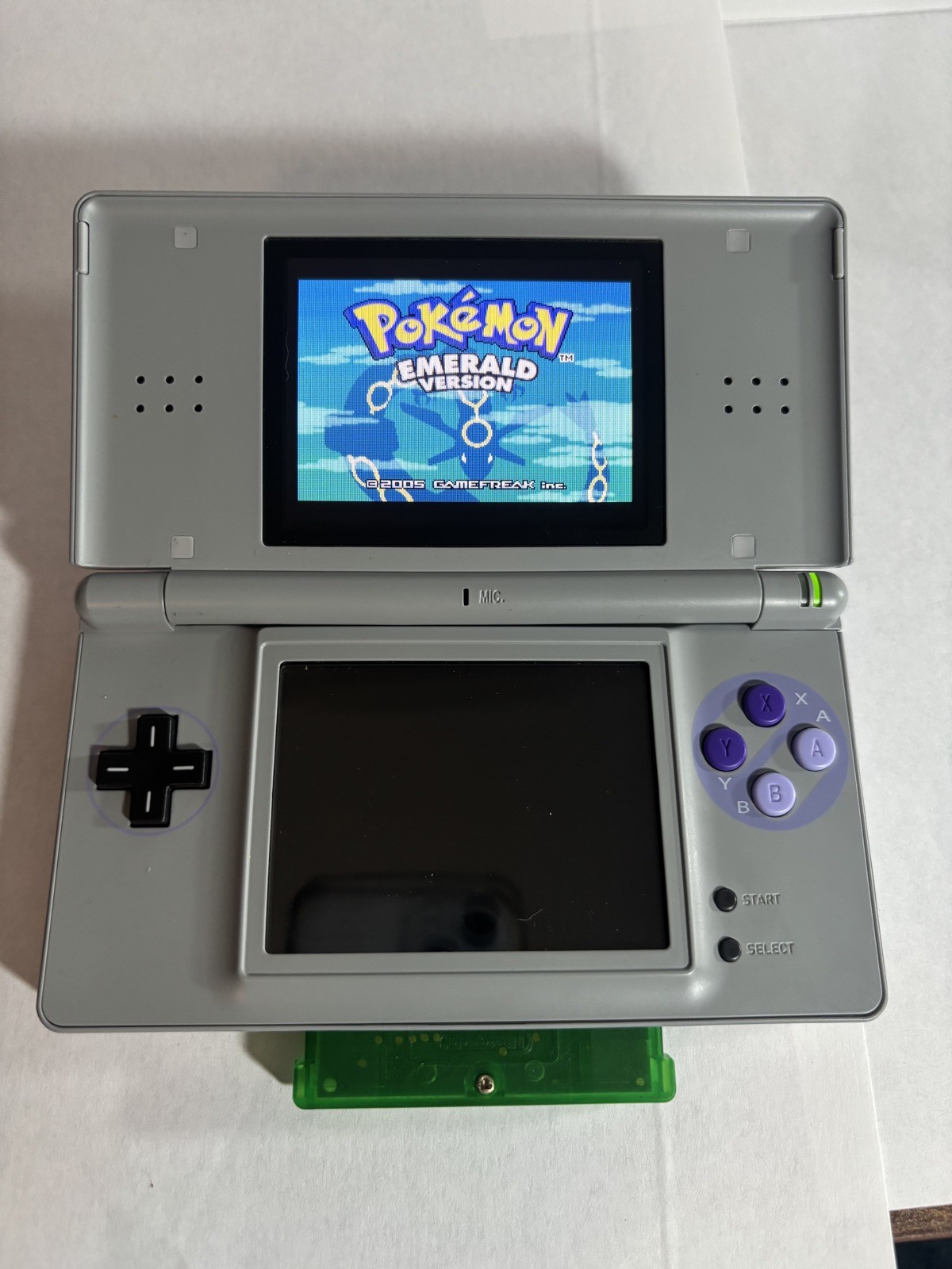 Nintendo ds SNES Bundle With Charger, Emerald and screwdriver/buttons
