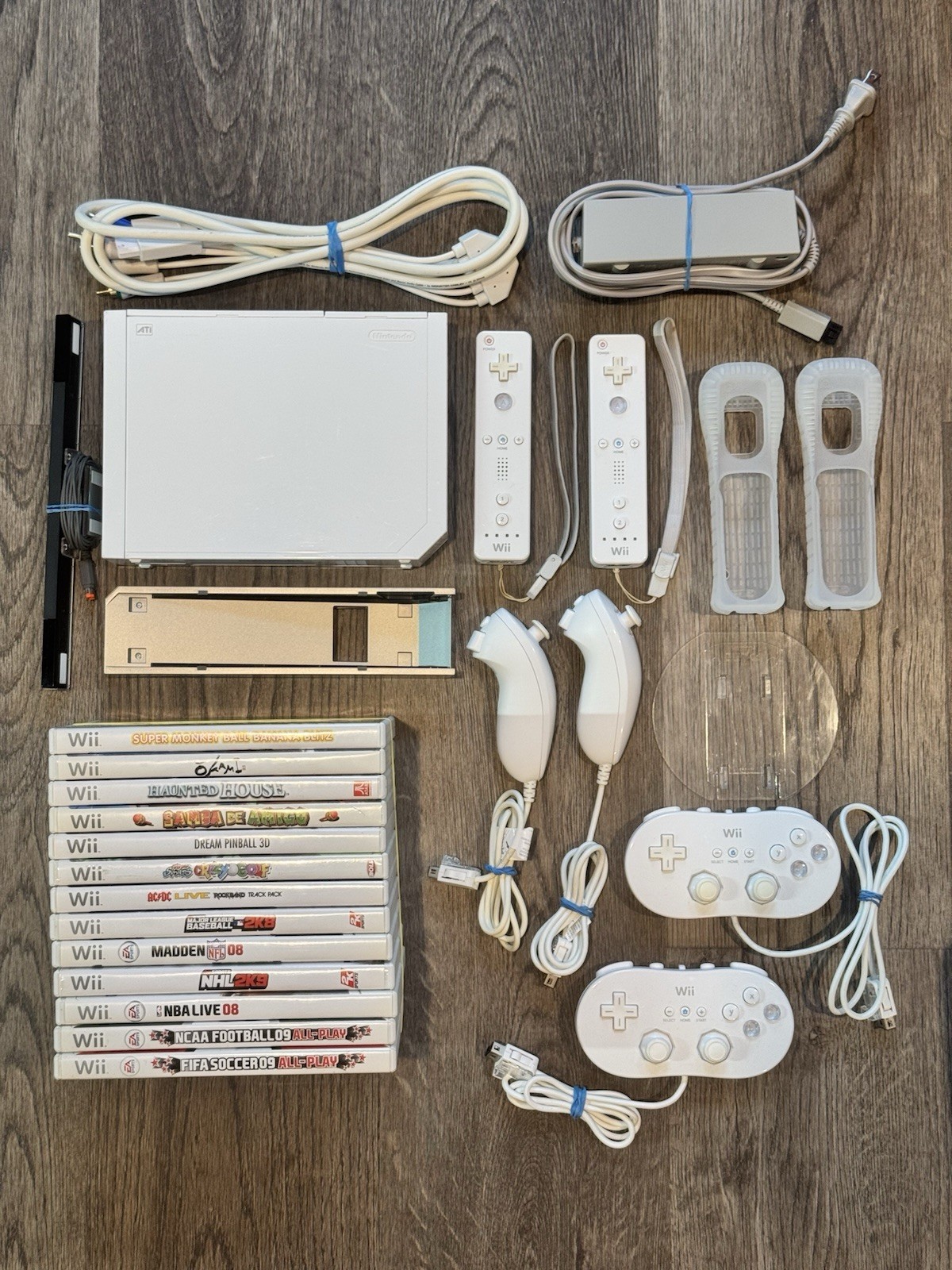 Nintendo Wii White Console RVL-001 Bundle Remotes, Games Tested & Working